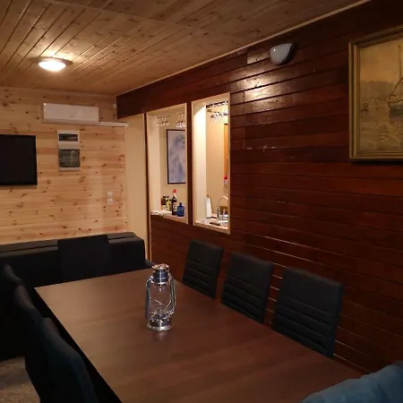 Modrzewiowy Domek Holiday home Rusinowo (Slawno)